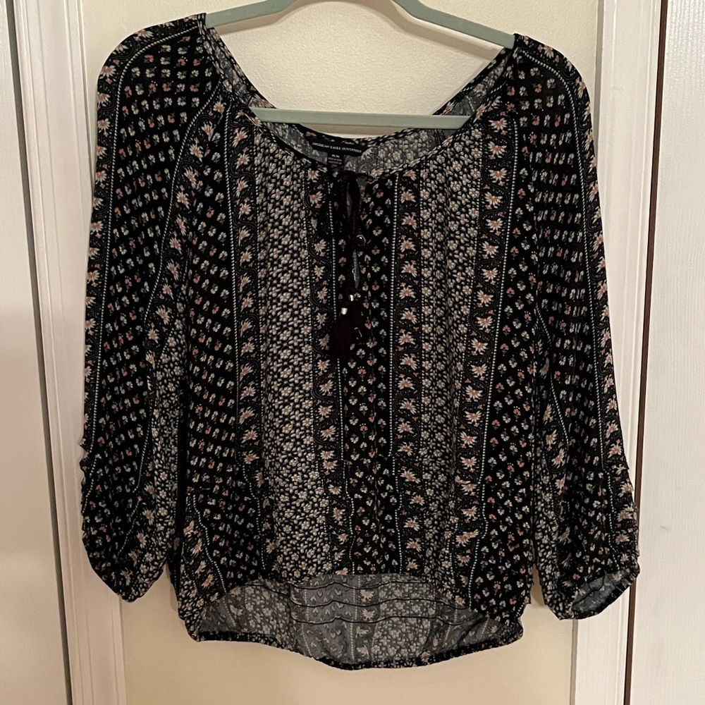 American Eagle black floral top, 3 quarter sleeve, size medium